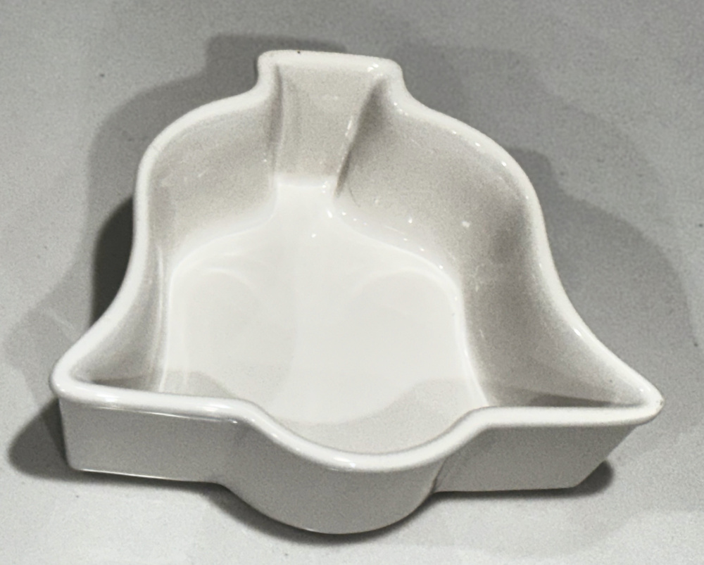 Chantal Christmas Bell Baking Dish White Ceramic Holiday Serving Bowl 2 Cup Oven